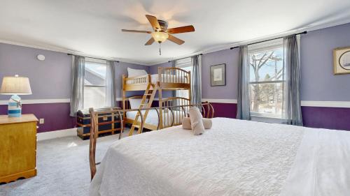 Кровать или кровати в номере Dancing QueenUPDATED APRIL 2025