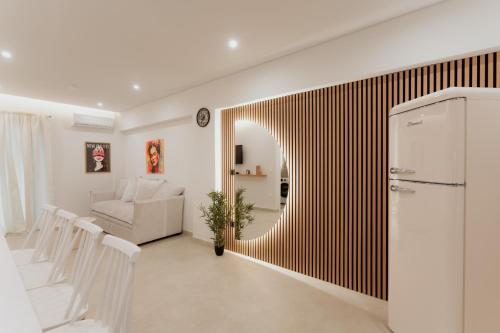 1BR Designer Suite Homey Feel Near Metro