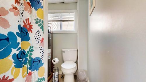 Et badeværelse på Salt Life #1 by Bayley Vacation Rentals