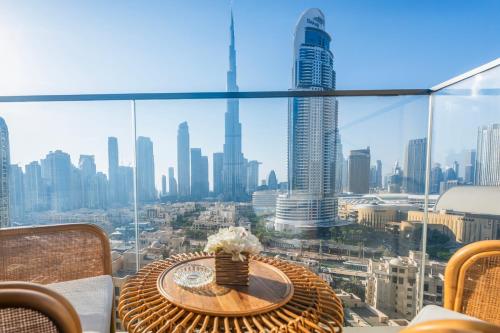 Stunning Burj Khalifa View! Steps to Dubai Mall