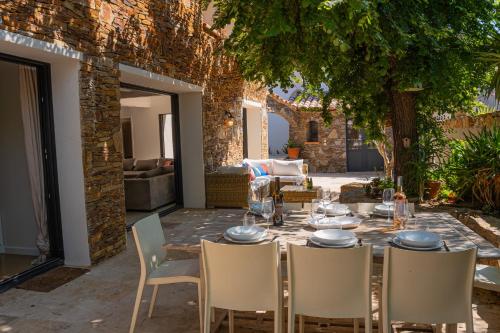 VILLA BERNADETTE - Villa climatisée pour 10 personnes avec piscine à Hyères-La Capte