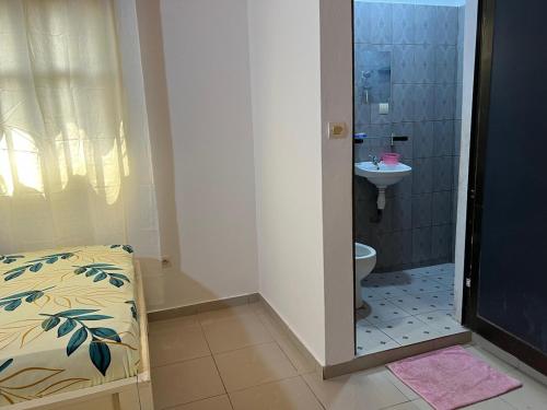 Et badeværelse på Cool and Cosy Stay