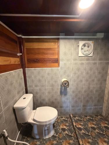 Et badeværelse på Chansea Resort Chanthaburi Thailand