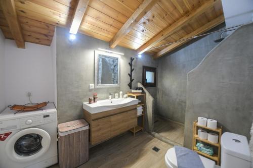 Koupelna v ubytování Villa Εlena