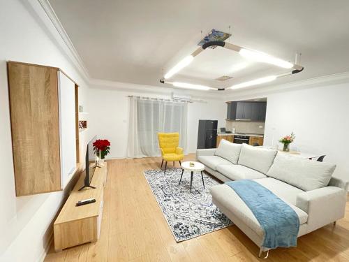 Kamela's Golden Home