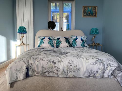 Ένα ή περισσότερα κρεβάτια σε δωμάτιο στο Treemon