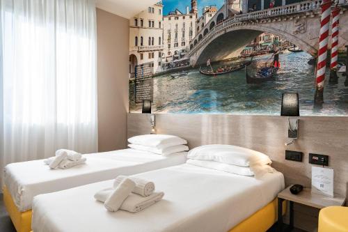 Postel nebo postele na pokoji v ubytování Jet Hotel, Sure Hotel Collection by Best Western