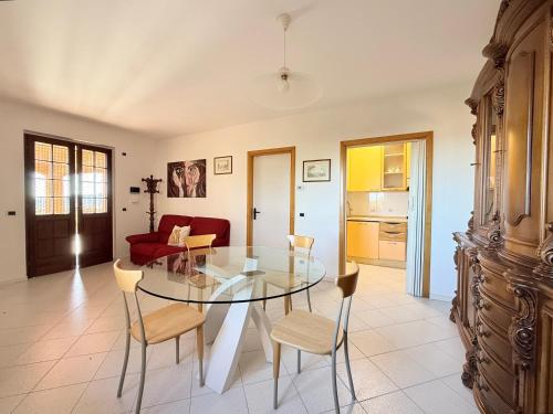 Et opholdsområde på Trilocale con vista a Sirolo