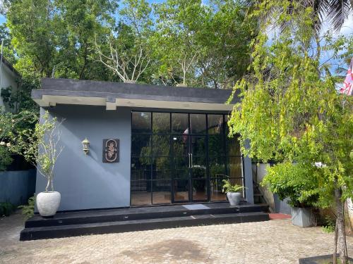 Vườn quanh Endlessblue Resort Kalametiya