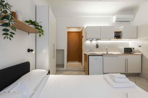 Ariento Apartments By MMega
