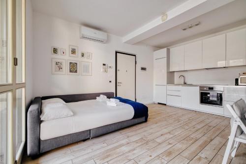 Just Urban Stays - Bright Studio Apartment with Terrace - M4 Tolstoj