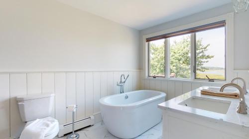 Et badeværelse på A Wave from it All