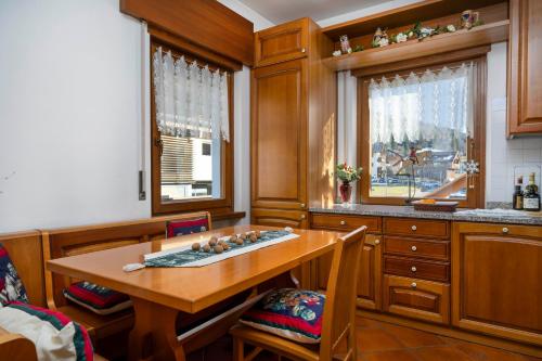 Foto de la galería de Ciasa Marian 10 minutes from Cortina with free parking! en Borca di Cadore