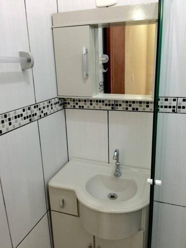 Ένα μπάνιο στο Hotel Comendador Express