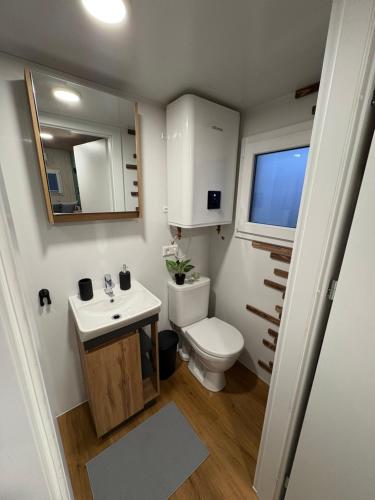 Et badeværelse på KE-Tiny Siedlung Haus Charlie