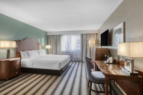 Postel nebo postele na pokoji v ubytování Best Western Chicago Downtown-River North