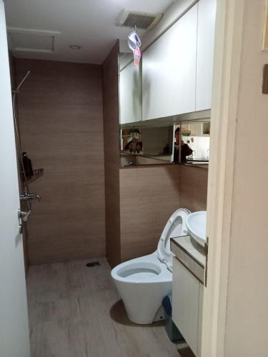 Et badeværelse på Apartemen Sunter Green Lake