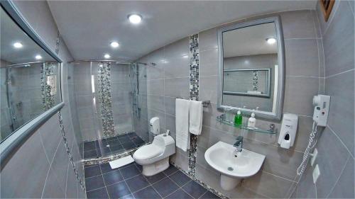 Koupelna v ubytování Hotel Don Saul