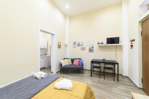 Postel nebo postele na pokoji v ubytování Nonna Concetta B&B Nocera - Vicino Tribunale di Nocera - Ristrutturato 2022