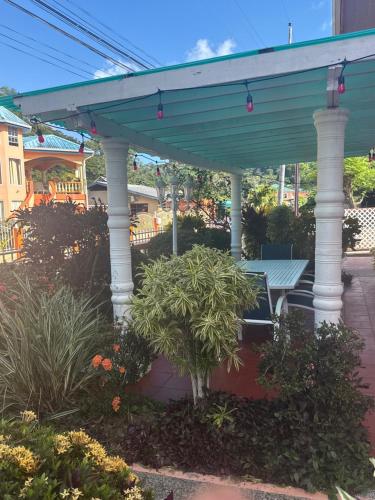 Сад в Boyce Guest House