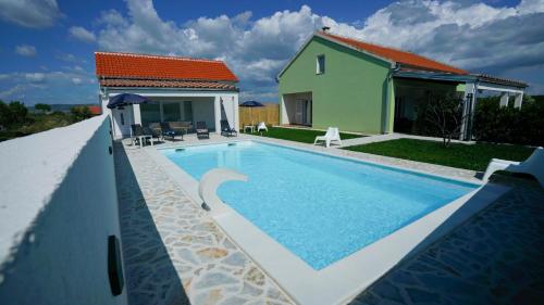 Green Escape Holiday House by Villas Guide