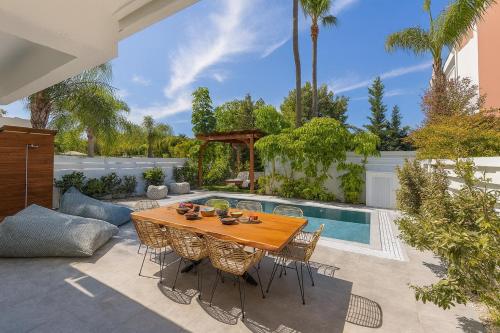 Serenity Family Villa - 5 min walk to Beach