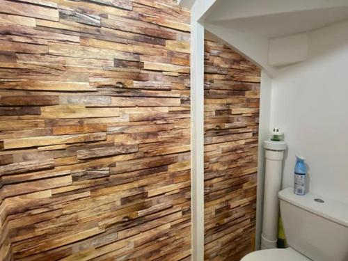 Ένα μπάνιο στο Chalet Duplex 3 Pièces, 7 Pers, Animaux, Parking, Vue Montagne - FR-1-863-2