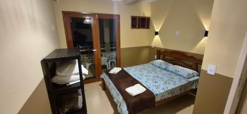 En eller flere senge i et værelse på Casa à beira mar de Maragogi com 4 quartos, 4 banheiros e Área Verde