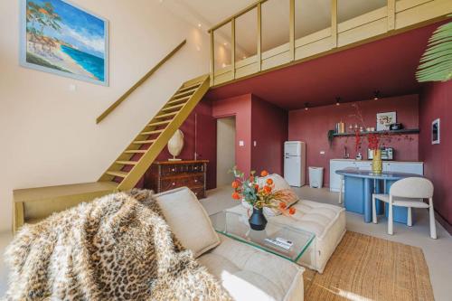 Bright Loft Studio - 6 min Walk to Palm Beach
