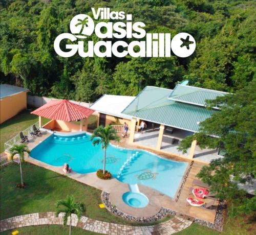 Villa Lapa 5 near the Guacalillo Rock في Tivives: اطلالة جوية على مسبح في منتجع