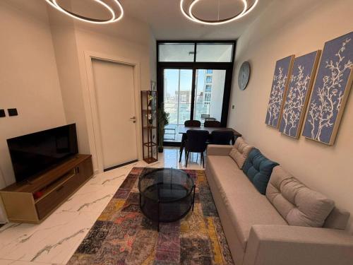 Elegant 1br Apt with balcony - Al Maryah Vista1