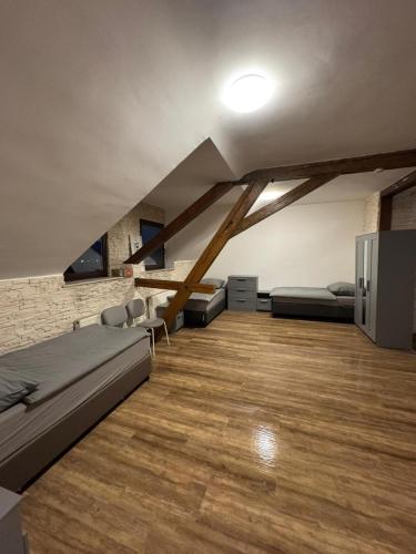 Posezení v ubytování Monteurwohnung Neustadt an der Weinstraße