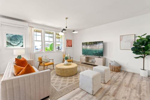 TV/trung tâm giải trí tại ML Aloha Hoonani 3BR Home MT & Ocean Views