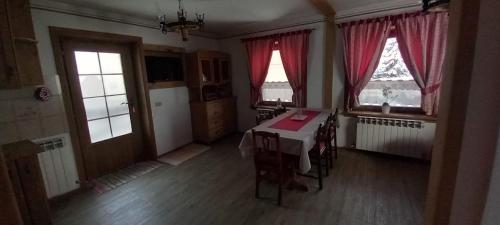 Giường trong phòng chung tại Chalet Pace