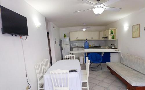 O bucătărie sau chicinetă la Apartamento familiar