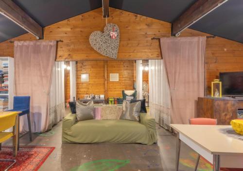 Χώρος καθιστικού στο Casa Museo Colombo