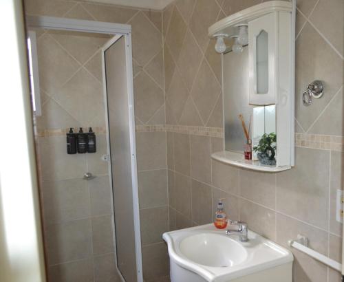 Ένα μπάνιο στο Casa ideal hasta 7pax con cochera propia