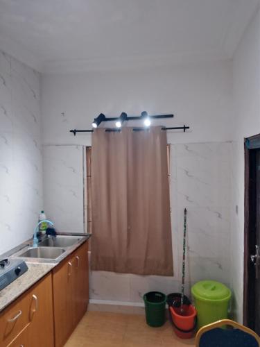 Una cocina o cocineta en Short let apartments LBS Lekki Ajah Lagos