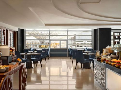 Jídlo v hotelu nebo okolí