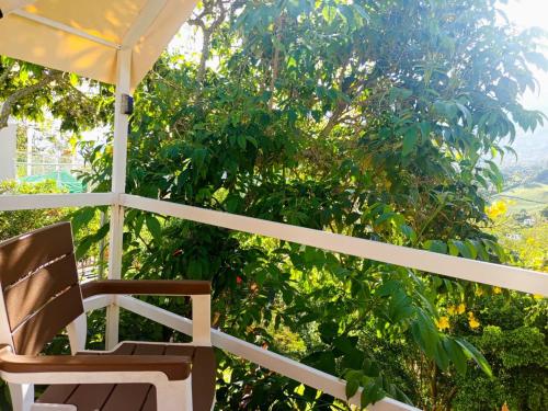 صورة لـ Cabaña tipi sapo con vista a la montaña في سيلفانيا