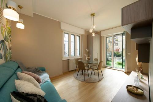 Stylish Apartment with Private Terrace & 2 Baths