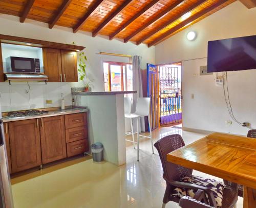 Kuchyň nebo kuchyňský kout v ubytování Apartamento céntrico en Guatapé - 2 habitaciones - 2 baños