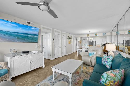 Pelican Beach Resort by Colasan photo 185