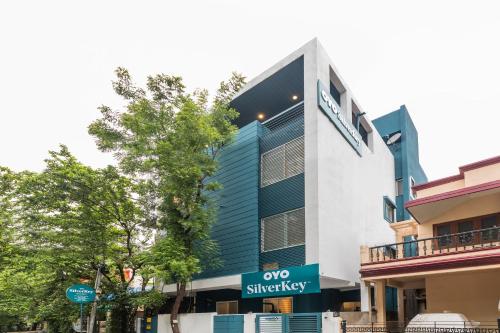 Tòa nhà nơi khách sạn tọa lạc