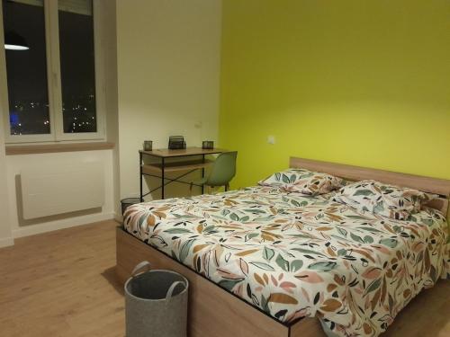 Φωτογραφία από το άλμπουμ του Peaceful Eden standing-magnificent view σε Tulle