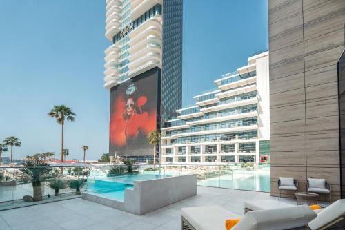 FIVE LUXE — View (from property/room)