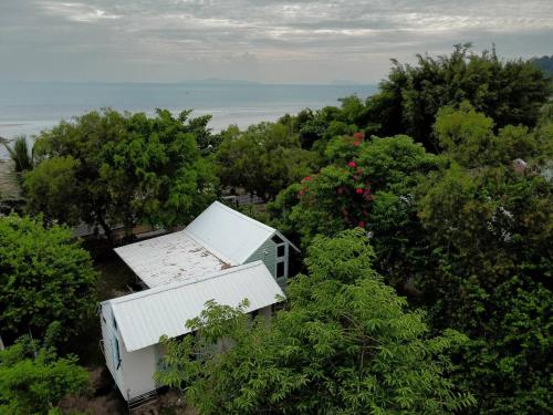 Three Palms - Beach Front Tiny House by SP Villa