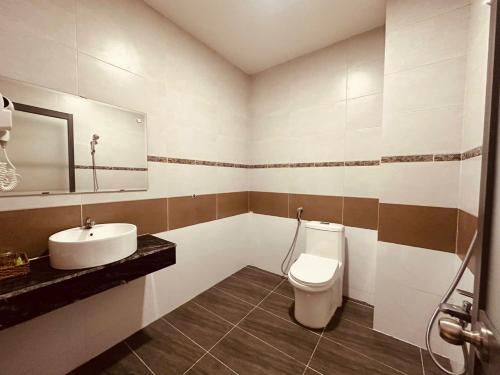 Phòng tắm tại Khách Sạn Minh Thịnh