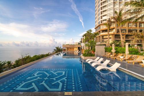 La alberca dentro o cerca de Sunrise Oceanfront Mui Ne - V Ruby