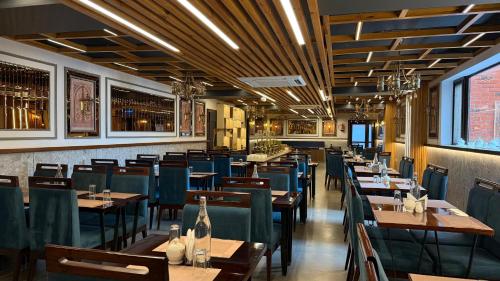 Un restaurant sau alt loc unde se poate mânca la White Water Resorts